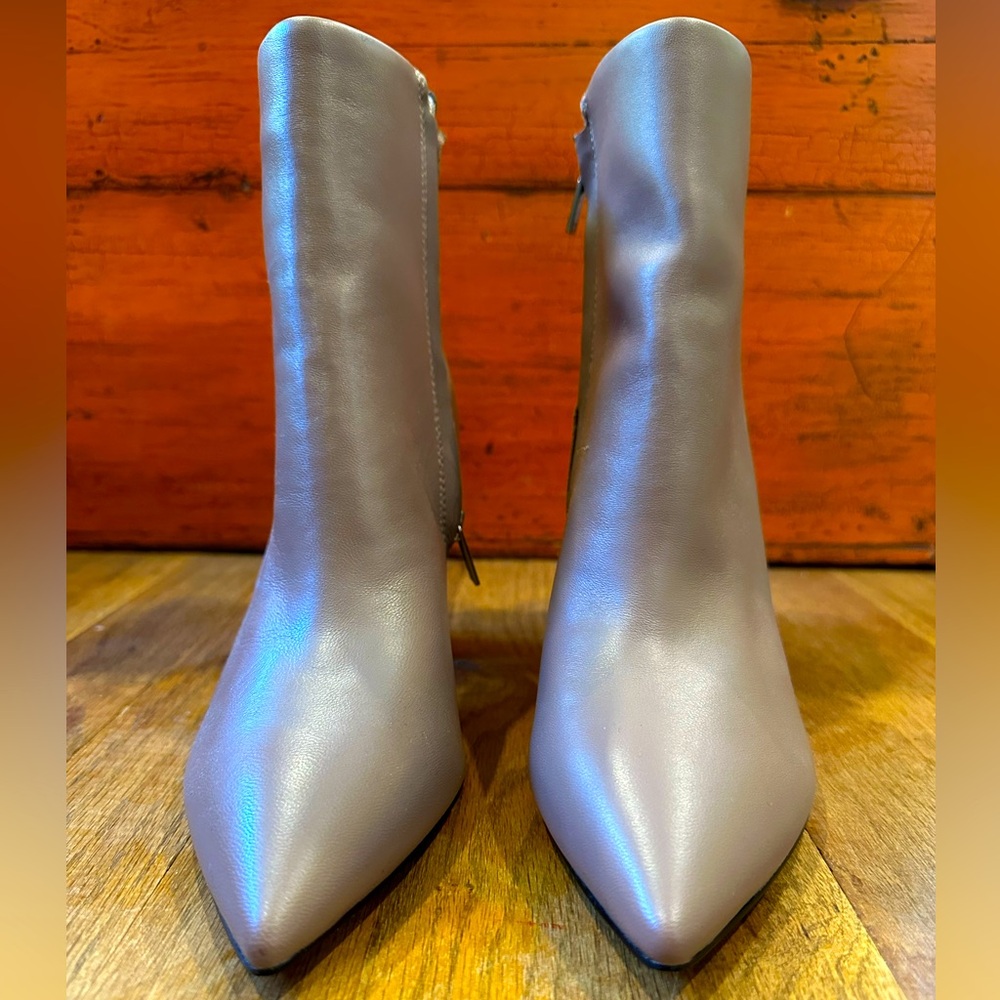 NEW Marc Fisher light lavender leather Ulani heeled bootie - Picture 5 of 7